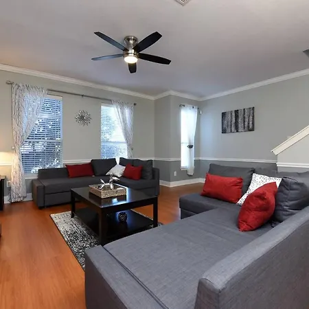 Contempo Condo Tucked In Central Htx Sleeps 14